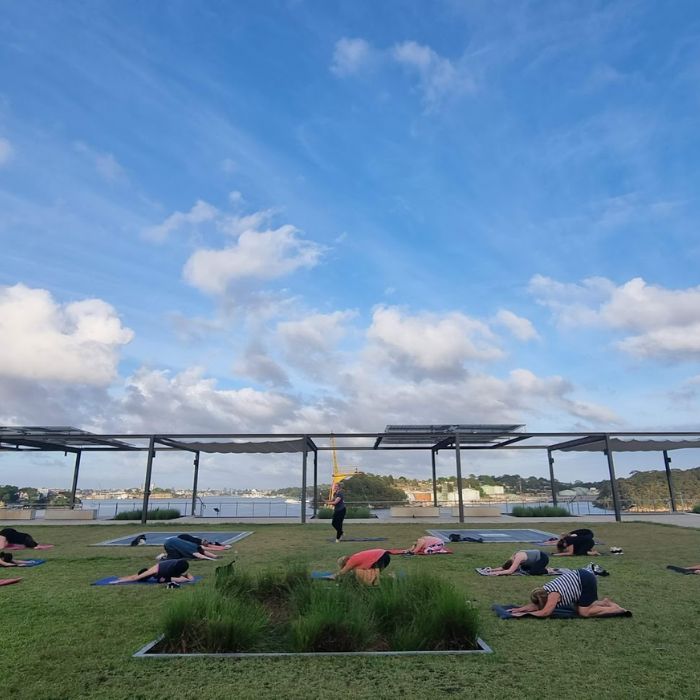 Coal loader - square - yoga