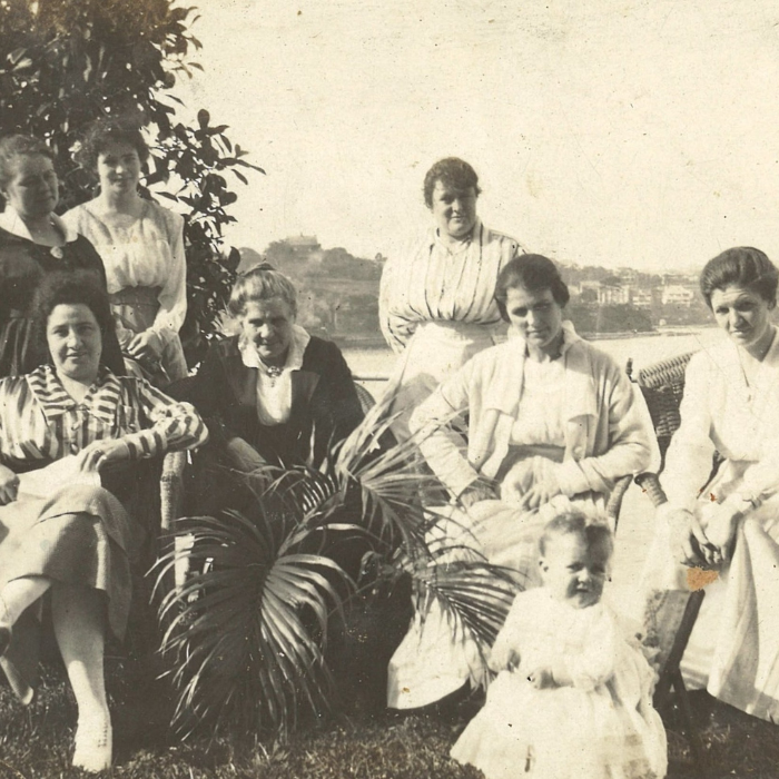 Walder family, Holbrook Avenue, Kirribilli, c.1919